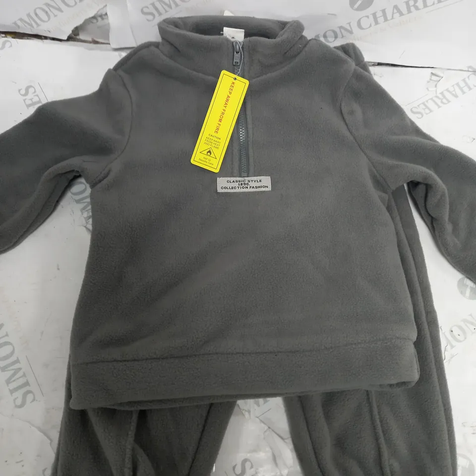 SHEIN KIDS COMFORTALE WINTER TRACKSUIT SIZE 18-24 MONTHS