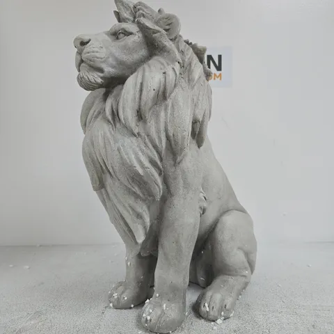 GARDEN LION STATUE ORNAMENT – STONE/CONCRETE LOOK, SEATED