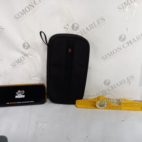 BOX OF APPROXIMATELY 9ASSORTED ITEMS TO INCLUDE - UNIVERSAL CHAIN - CREP WIPES - HARRIS WALLS AND CEILING BRUSHES ECT