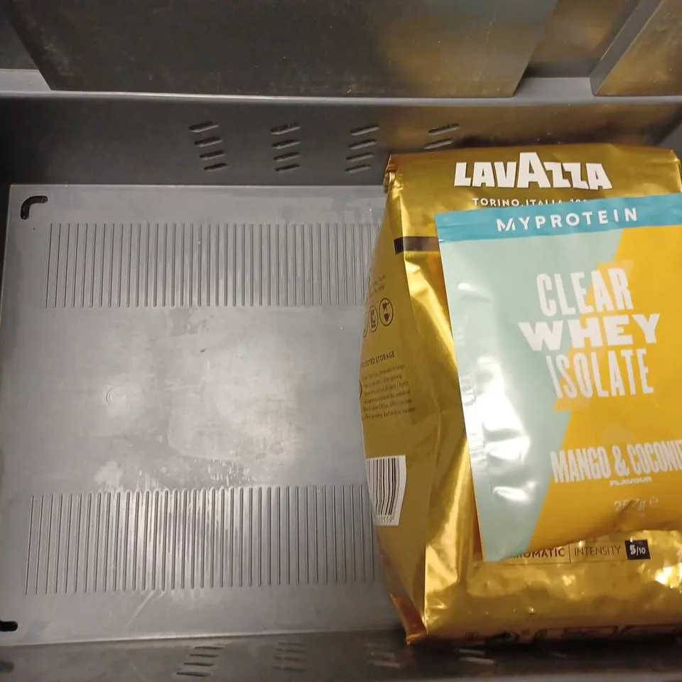 BOX OF APPROX 5 ITEMS TO INCLUDE MYPROTEIN CAFFEINE DRINK, LAVAZZA COFFEE BEANS AND EXHALE DARK COFFEE