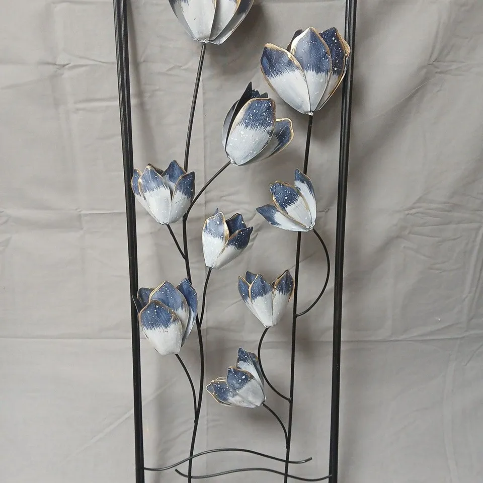 HOME2GARDEN SQUARE FLORAL WALL HANGING – METAL FLOWER PANEL 