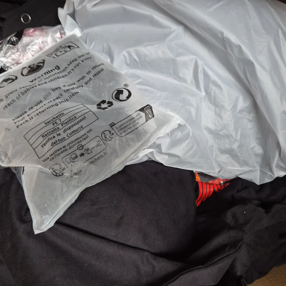APPROXIMATELY 20 ASSORTED CLOTHING AND FASHION PRODUCTS IN VARIOUS STYLES AND SIZES - COLLECTION ONLY