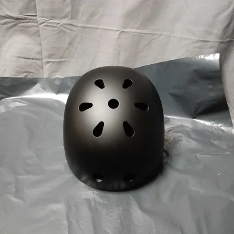 BLACK PROTECTIVE HELMET WITH VENTILATION HOLES 