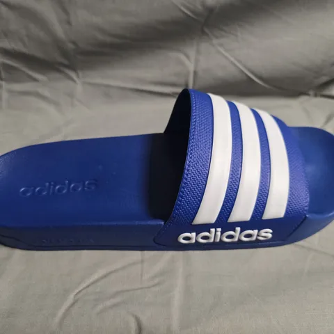UNBOXED PAIR OF ADIDAS SLIDERS - UK SIZE 11