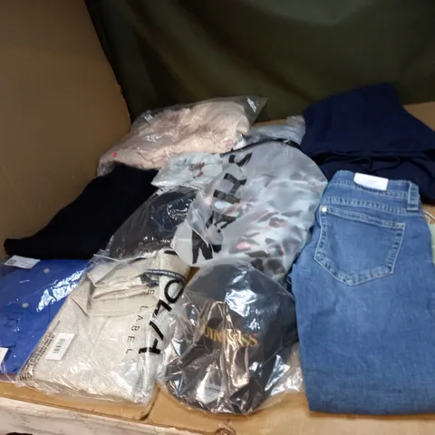 BOX OF APPROX 35 ASSORTED CLOTHING ITEMS TO INCLUDE - DRESSES, T-SHIRTS AND TROUSERS