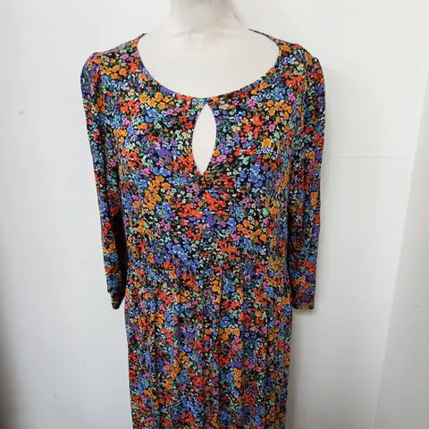 ABSTRACT SPOT MAXI DRESS SIZE 14