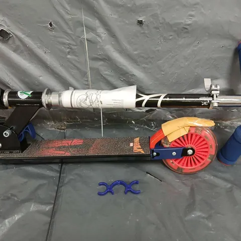 SPIDERMAN FOLDING INLINE SCOOTER WITH LED WHEELS