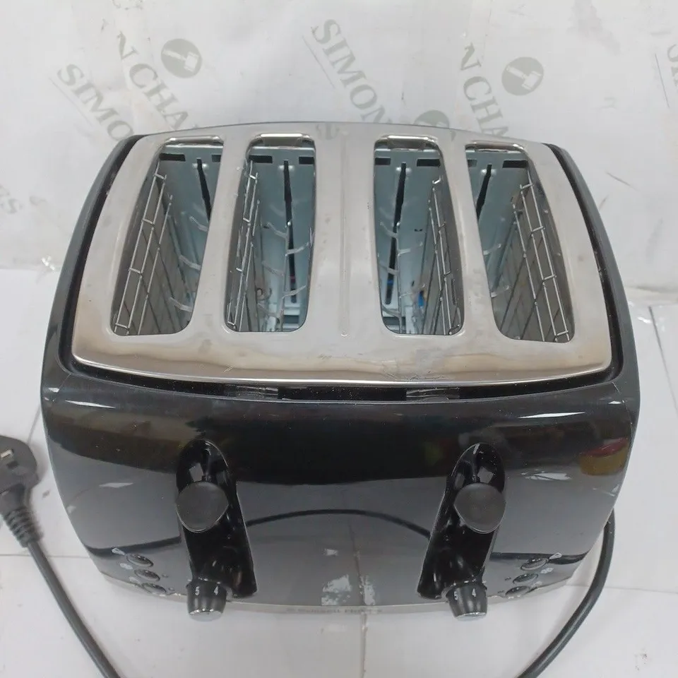 RUSSELL HOBBS 4-SLICE TOASTER IN BLACK