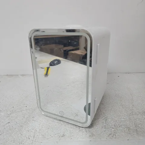 PORTABLE COOLER BOX MINI FRIDGE, WHITE