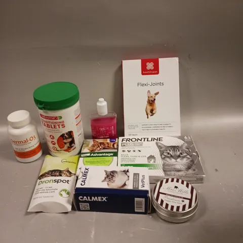 APPROXIMATELY 30 ASSORTED PET HEALTH/MEDICATION PRODUCTS TO INCLUDE HEALTH SPAN FLEXI-JOINTS, DOGGY PAW BALM, DRON SPOT ETC