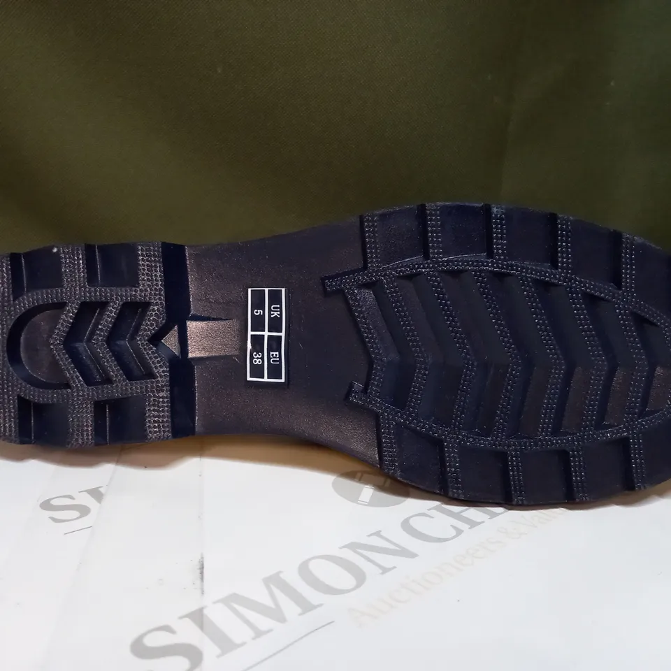 REGATTA LADY HARPER BOOTS SIZE 5