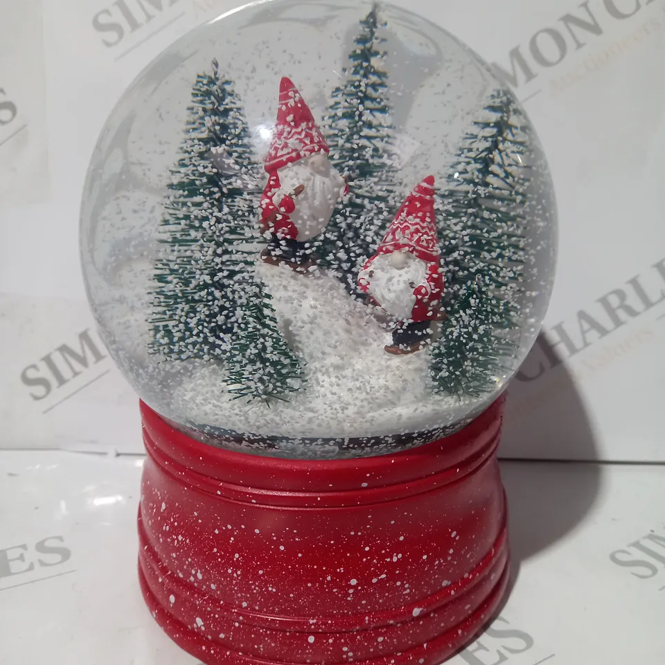 BOXED SANTA EXPRESS CHRISTMAS CHARACTER MUSICAL WATER SPINNER - GONK