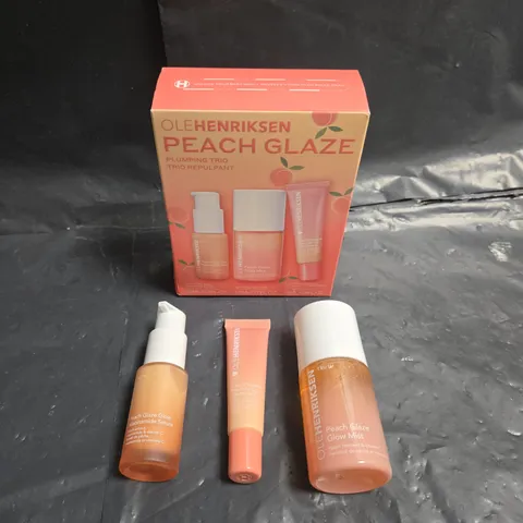 OLE HENRIKSEN PEACH GLAZE GLOW TRIO SET (BOXED)