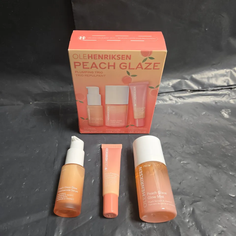 OLE HENRIKSEN PEACH GLAZE GLOW TRIO SET (BOXED)