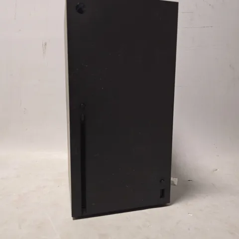 XBOX SERIES X GAMING CONSOLE