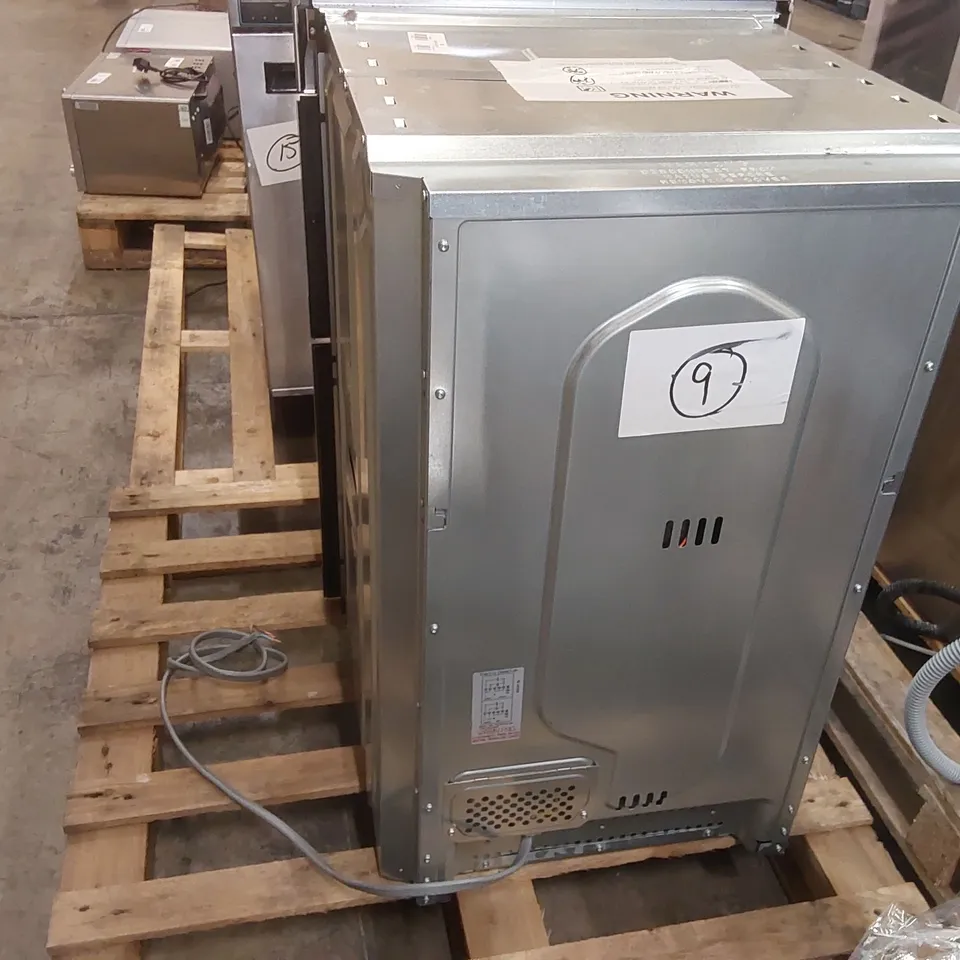 AEG BUILT IN ELECTRIC DOUBLE OVEN DCB331010M