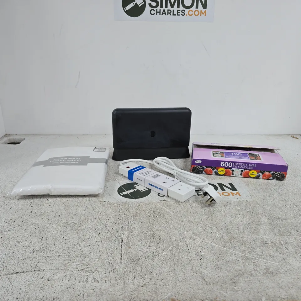 BOX OF APPROXIMATELY 20 ASSORTED HOUSEHOLD ITEMS TO INCLUDE FREEZER BAGS, EXTENSION LEAD, FITTED SHEET, ROUTER ETC