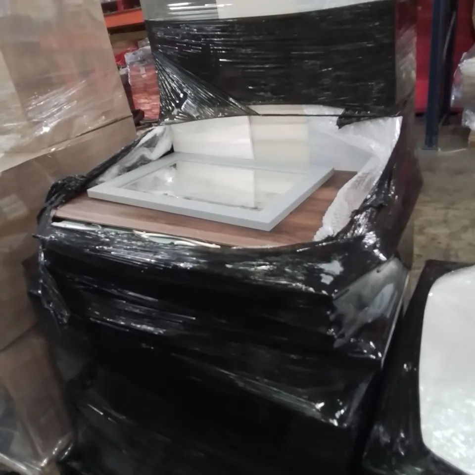 PALLET OF ASSORTED BATHROOM CABINETS AND FITTINGS INCLUDES WALL MIRROR