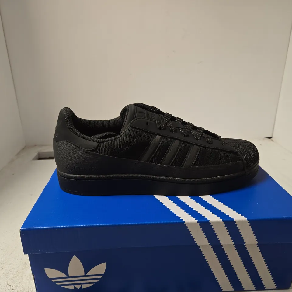 ADIDAS SUPERSTAR BLACK TRAINERS UK 11 BOXED