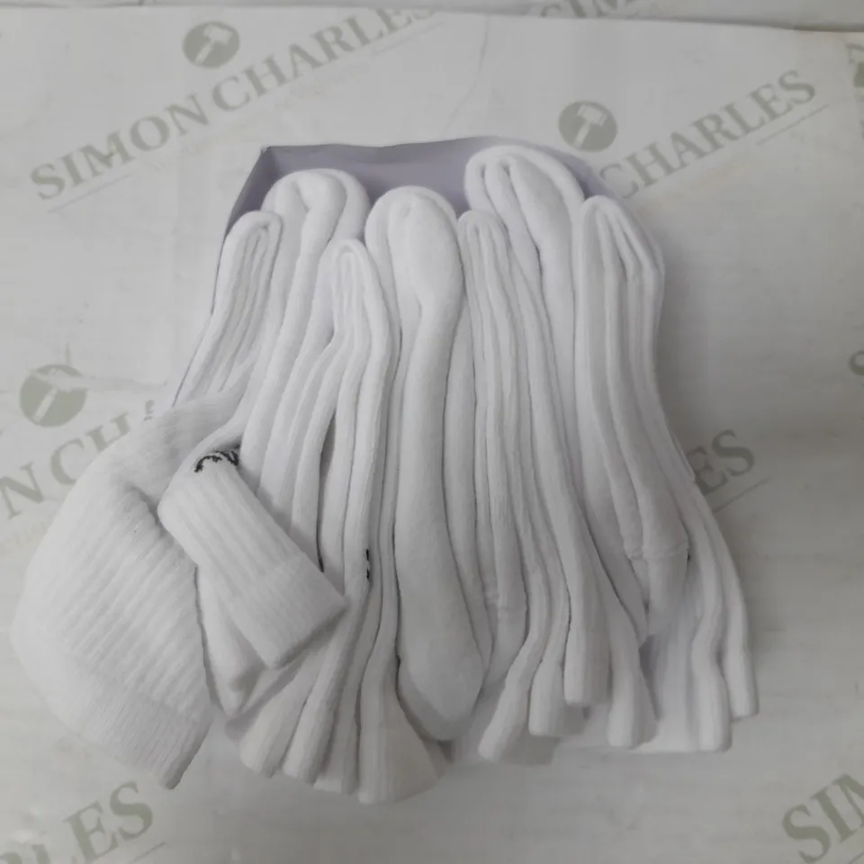 GYMSHARK PACK OF 7 CREW SOCKS IN WHITE - SMALL