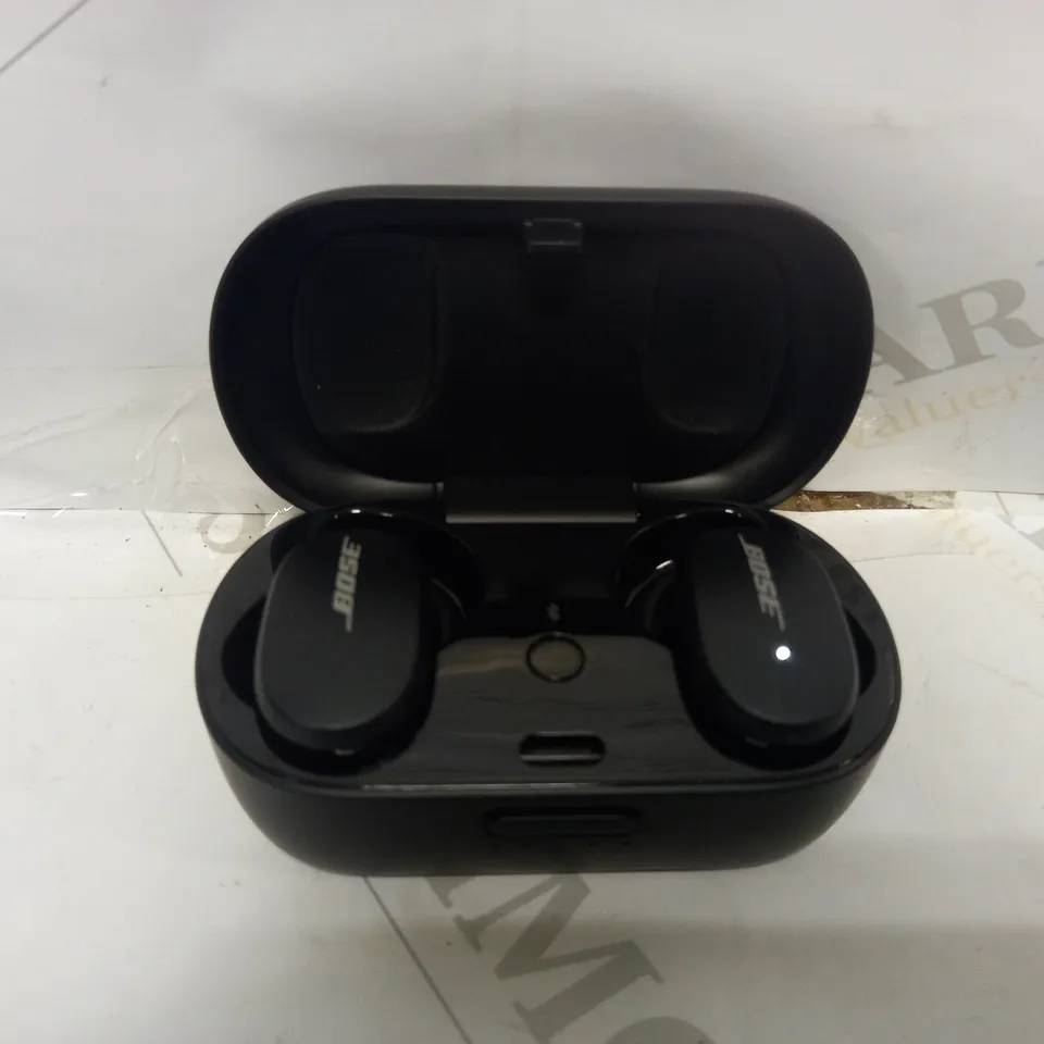 BOSE QUIETCOMFORT EARBUDS CHARGE CASE