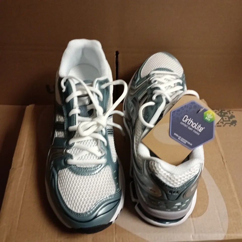 ASICS GEL-KAYANO 14 TRAINERS – UK 9 (US 10), WHITE/FJORD GREY