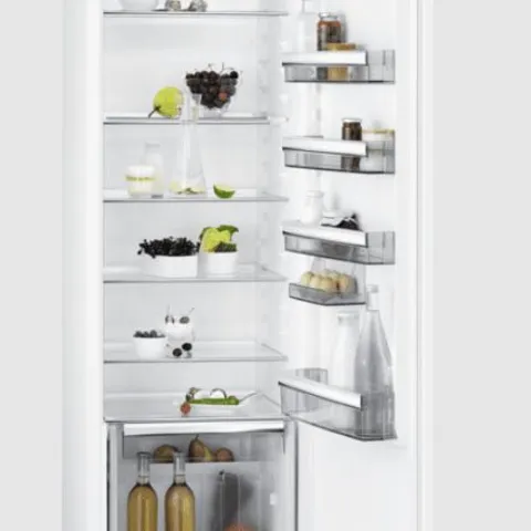 AEG SKB818F1DC 177CM BUILT IN FRIDGE