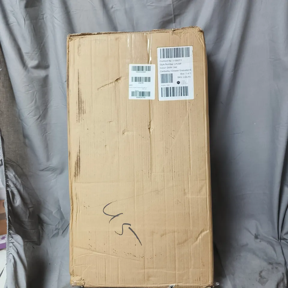 BOXED CAMBERLEY 3 DRAWER GRADUATED BEDSIDE CHEST