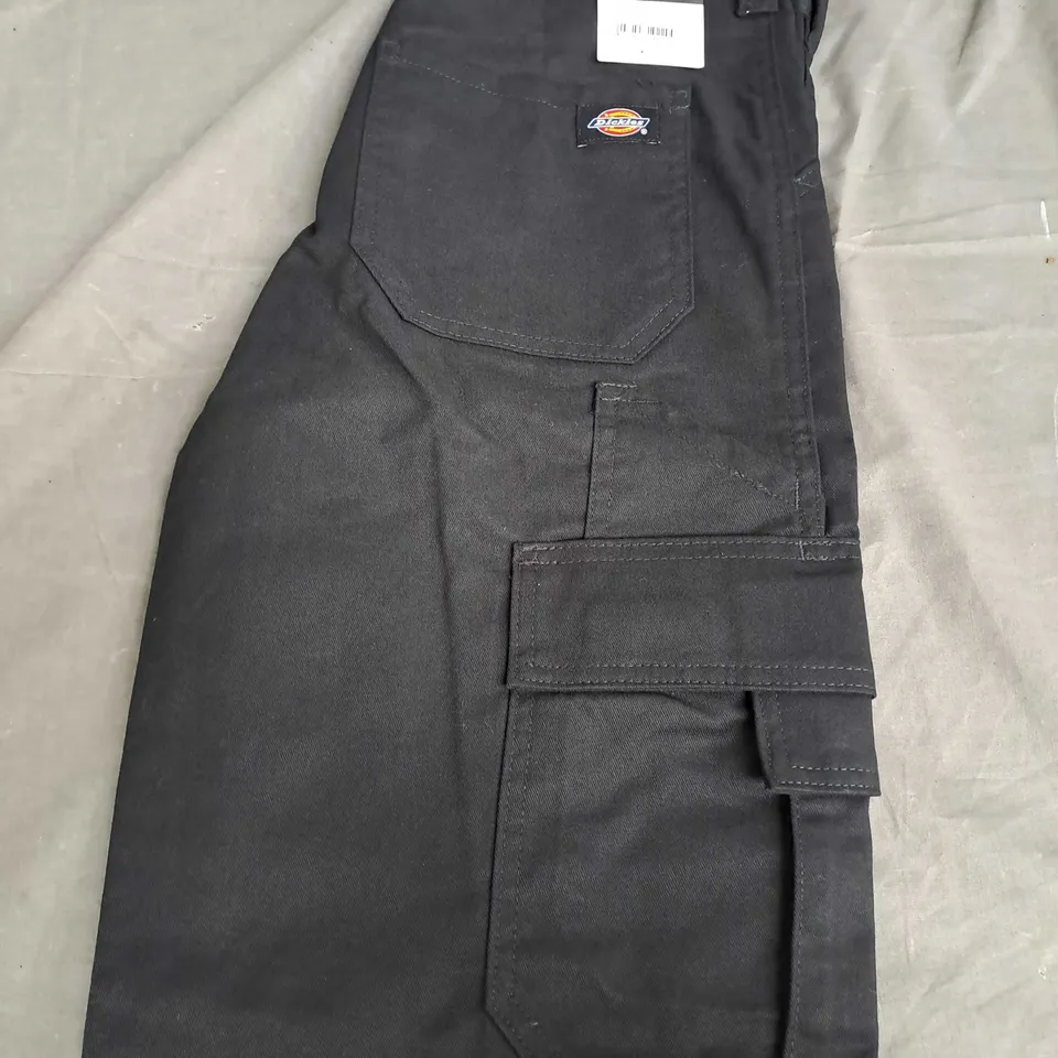 DICKIES CARGO SHORTS BLACK SIZE 28