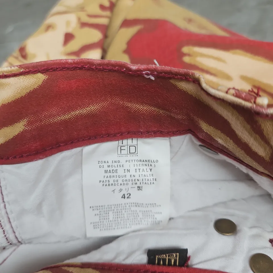 Just Cavalli Women's Trousers – Red & Gold Zebra Print, EU 42 Made in Italy