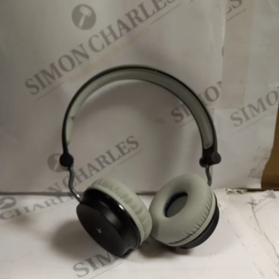 10 X BOXED KITSOUND METRO WIRELESS HEADPHONES 
