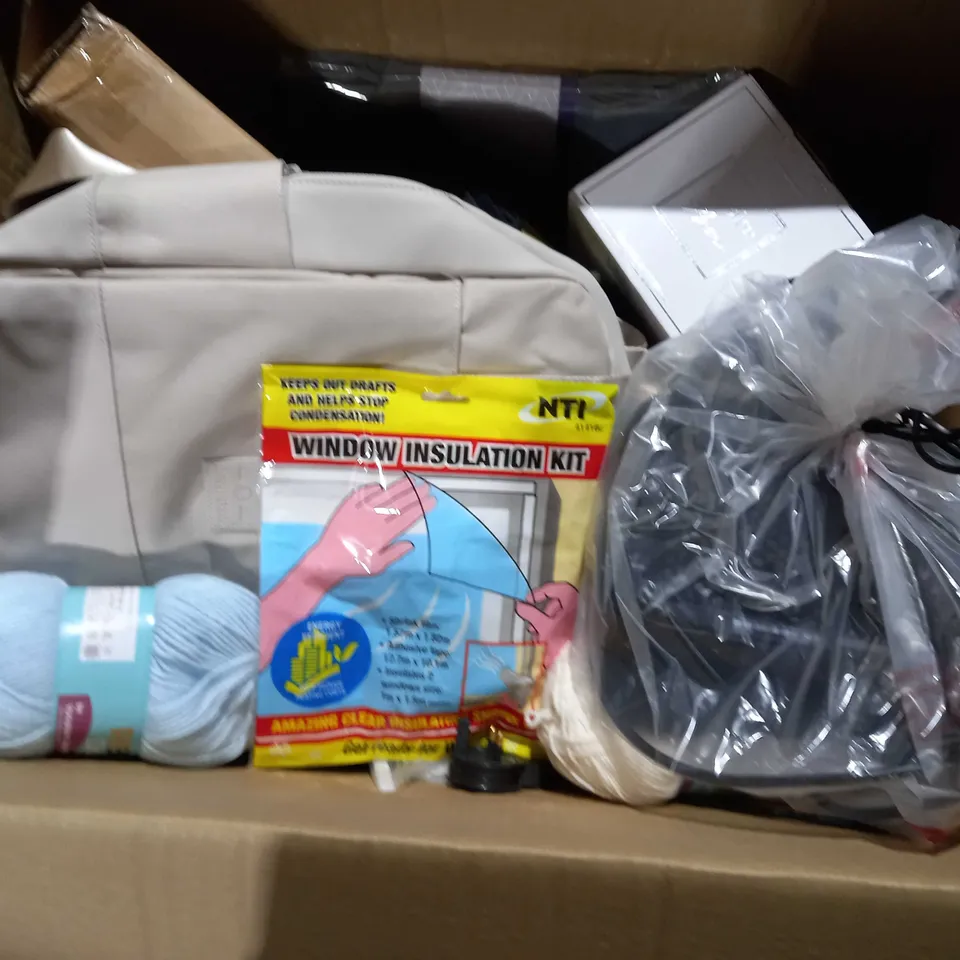 APPROX. 20 HOUSEHOLD ITEMS TO INCLUDE KNIFE SET, HOT WATER BOTTLE, 10LBS WEIGHT