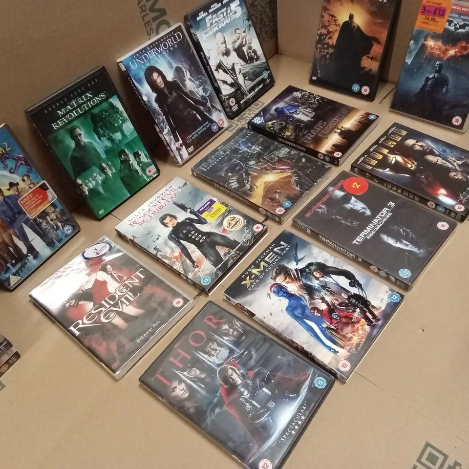 BOX TO CONTAIN A LARGE QUANTITY OF FILMS AND DVDs