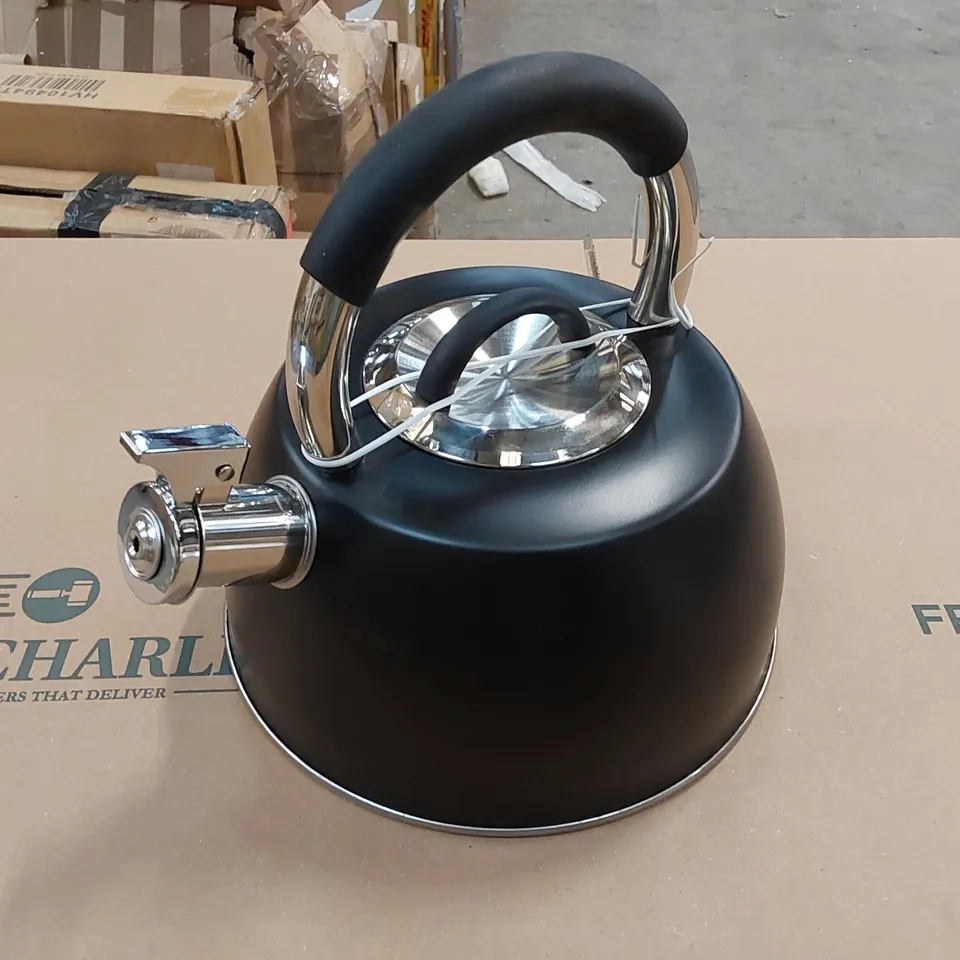 BOXED COPELAND 2.5L STAINLESS STEEL STOVE KETTLE (1 BOX)