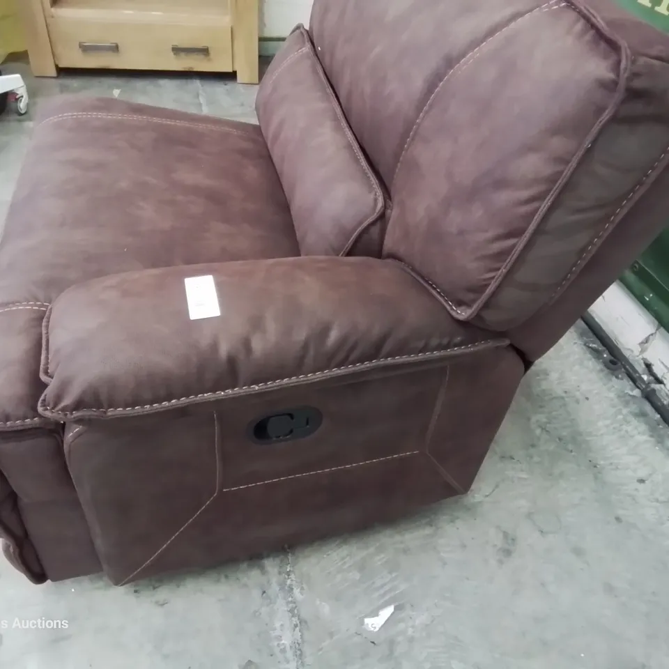 DESIGNER CYRUS RH ARM MANUAL RECLINING SECTION CHOCOLATE