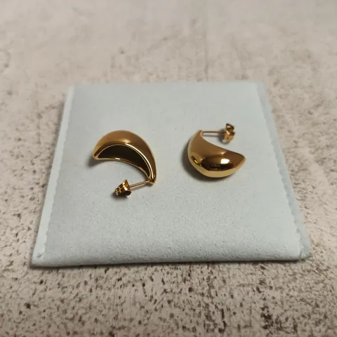 D.LOUISE CURVED MIDI HOOPS