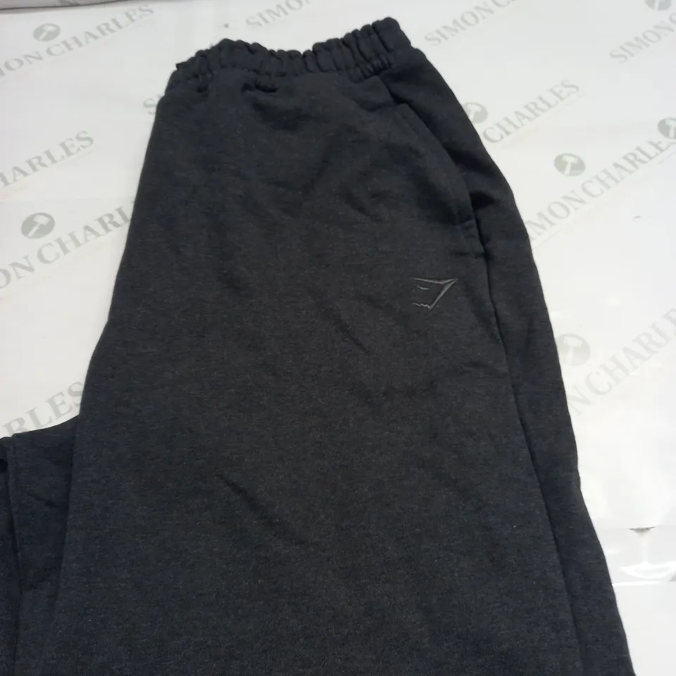 GYMSHARK FLEECED PANTS SIZE M