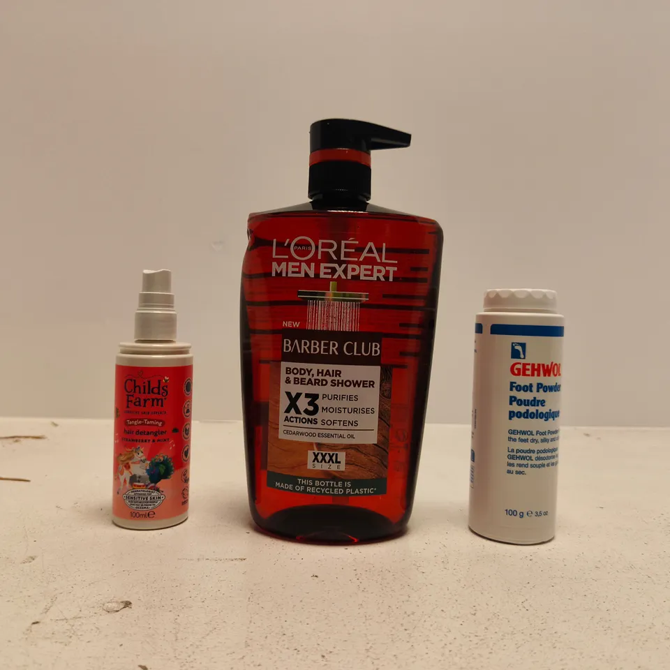 APPROXIMATELY 10 ASSORTED COSMETIC ITEMS INCLUDING VARIOUS MAKES AND BRANDS - COLLECTION ONLY