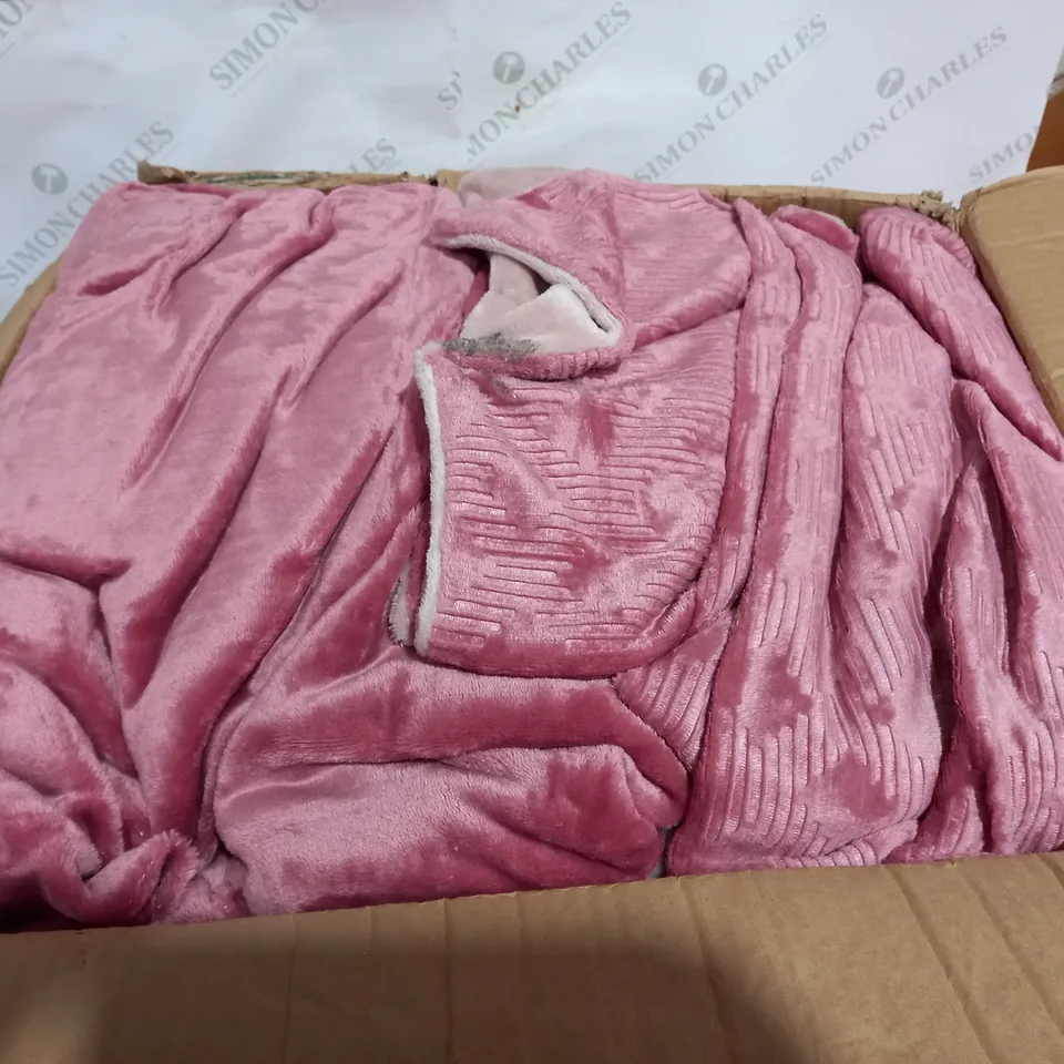 COZEE HOME 2 PACK EMBOSSED VELVETSOFT 4 PIECE DUVET SET