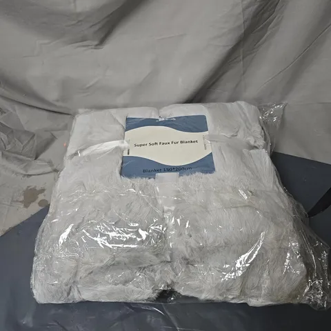 SUPER SOFT FAUX FUR BLANKET, 150 X 200CM GREY