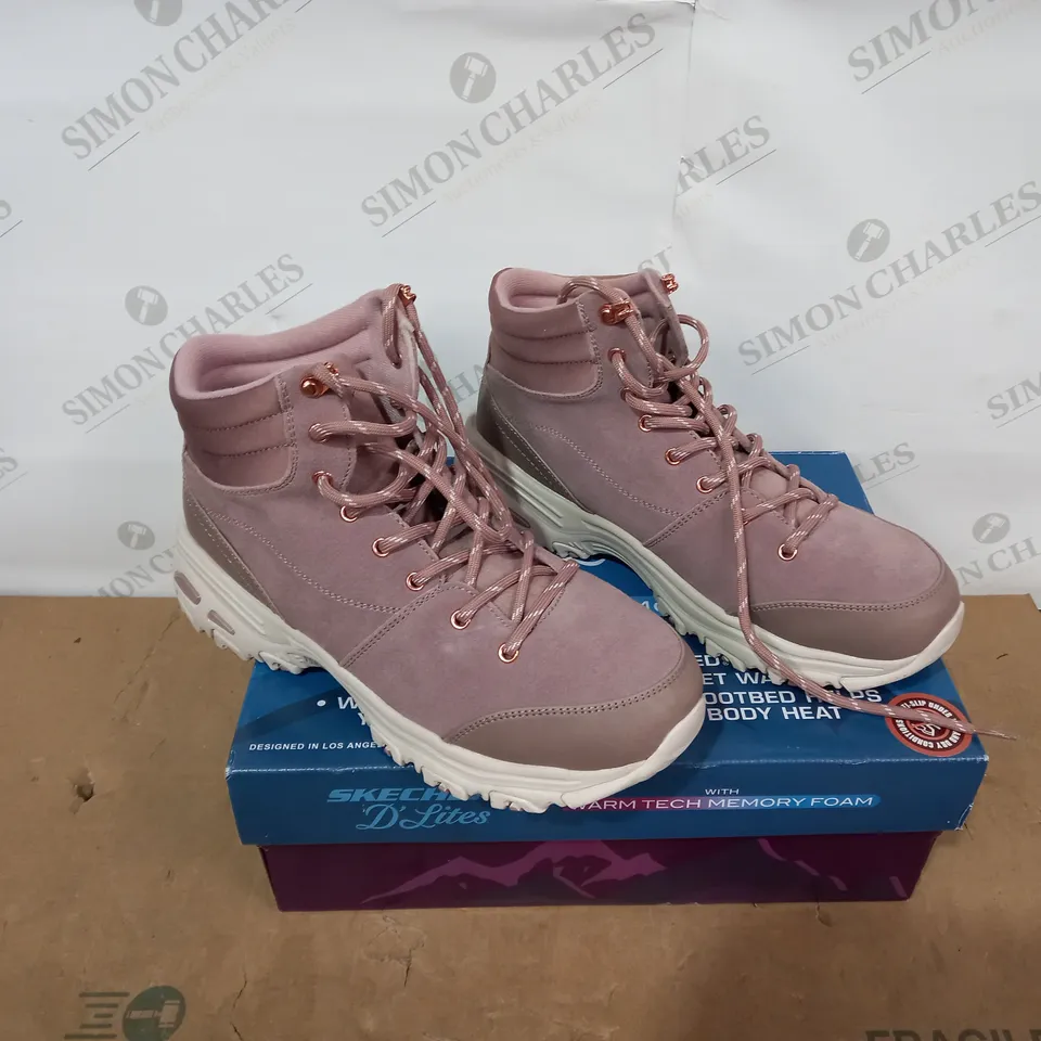 BOXED PAIR OF SKECHERS - SIZE 7