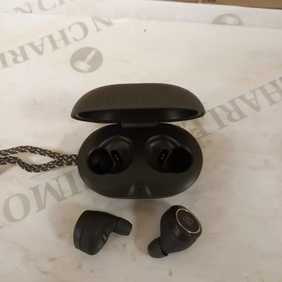 B&O E8 TRULY WIRELESS EARPHONES - CHARCOAL
