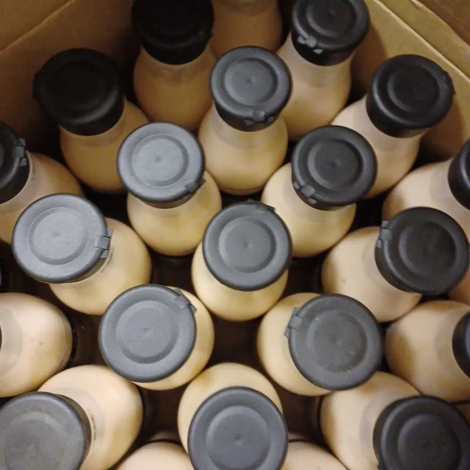 LOT OF APPROX 25 X 250ML AQUOLINA HAZELNUT CHOCOLATE BODY MILK