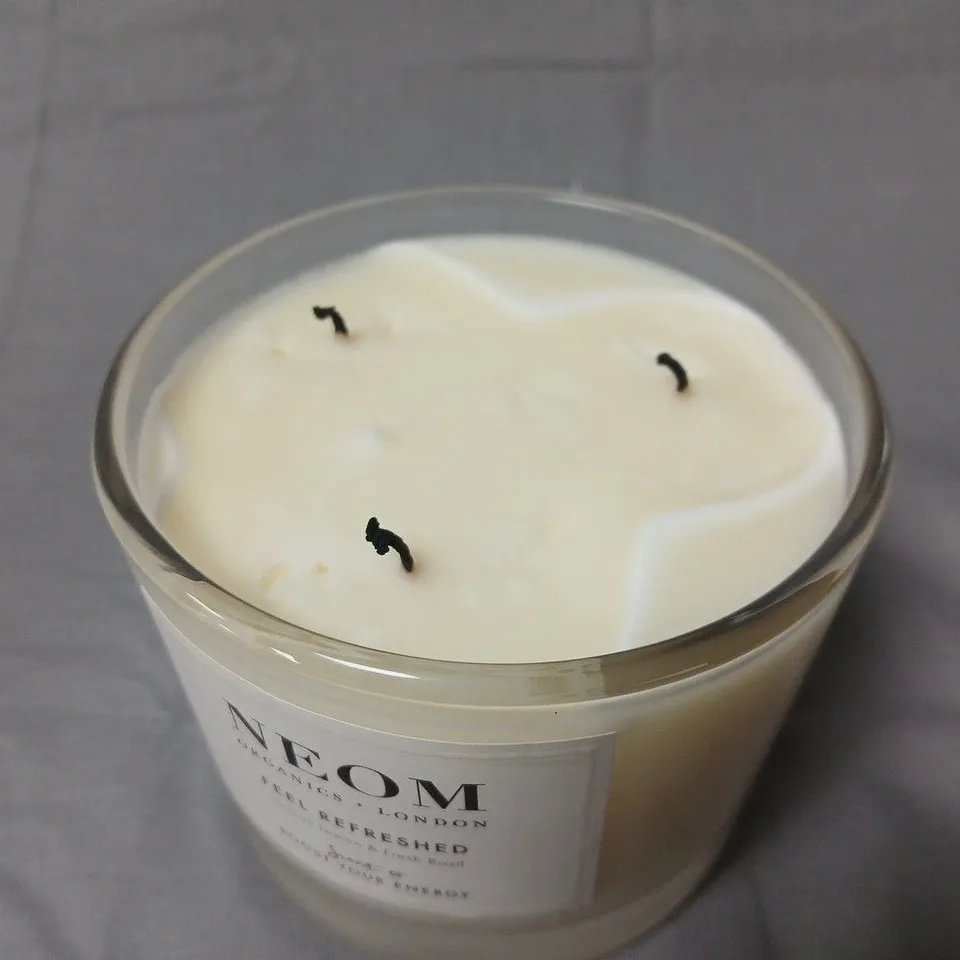 NEOM FEEL REFRESHED SCENTED CANDLE (SICILIAN LEMON & FRESH BASIL) – 420G / 14.8OZ (BOXED)