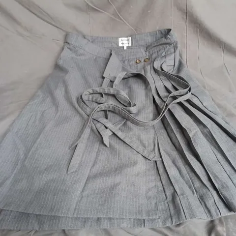 DAMSON MADDER KAT KILT WRAP SKIRT IN GREY PINSTRIPE SIZE 16