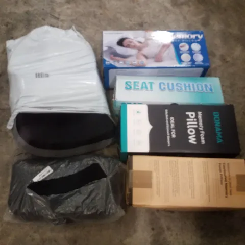 PALLET CONTAINING ASSORTED PILLOWS & CUSHIONS