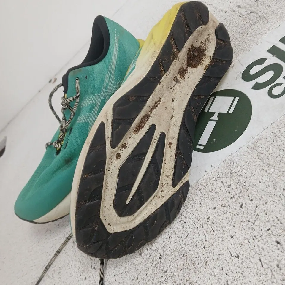 ASICS RUNNING SHOES – TURQUOISE/YELLOW, UK 13 (EU 47 / US 14)