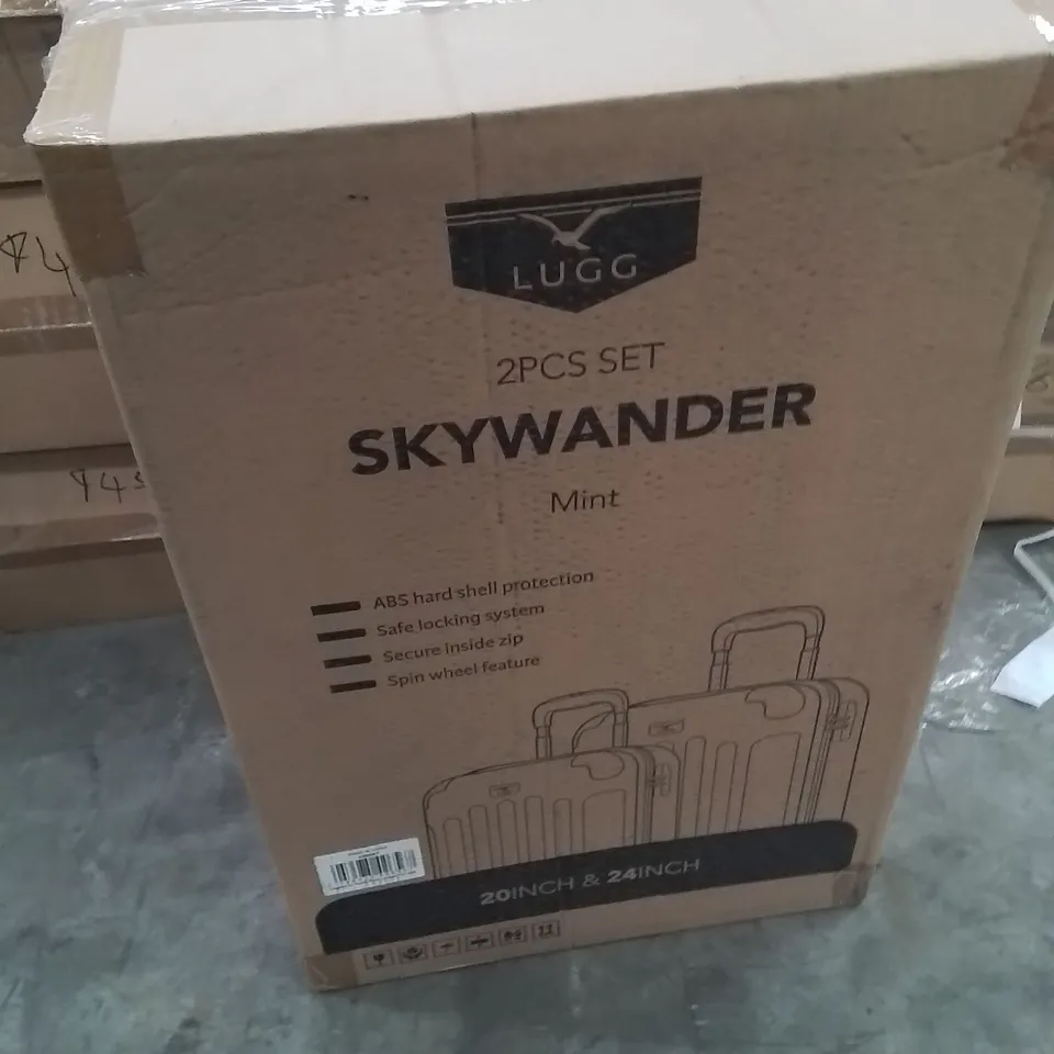 BOXED LUGG 2PCS SET SKYWANDER TRAVEL SUITCASE MINT