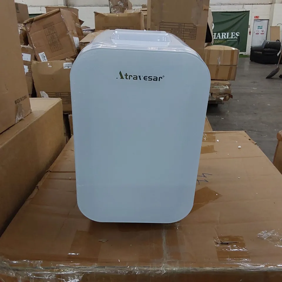 BOXED VENESA ATRAVESAR MINI FRIDGE (1 BOX)