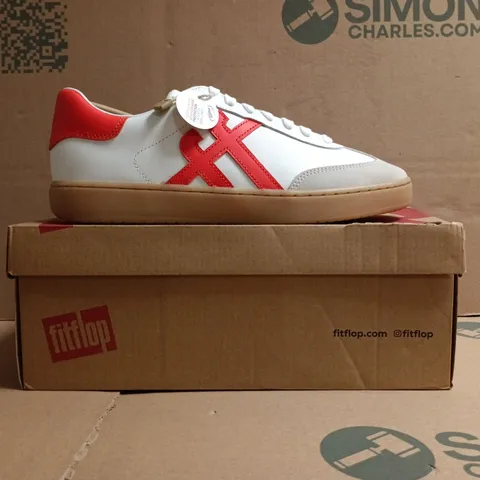 BOXED PAIR OF FITFLOP TRAINERS IN URBAN WHITE/CHERRY TOMATO SIZE UK 7